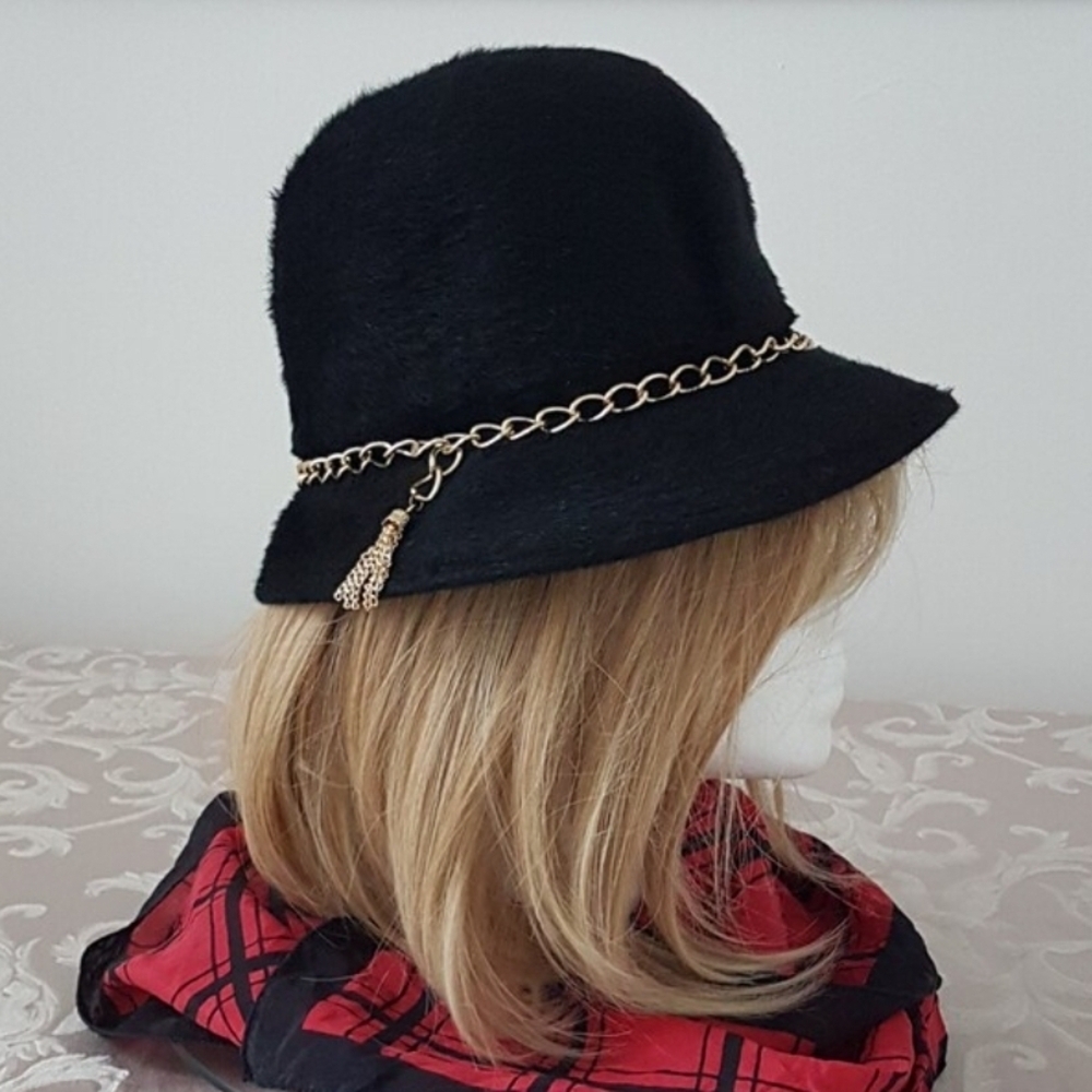 Black Beaver Fur Ladies Hat with Gold-tone Chain, Creations Lucille New York Par